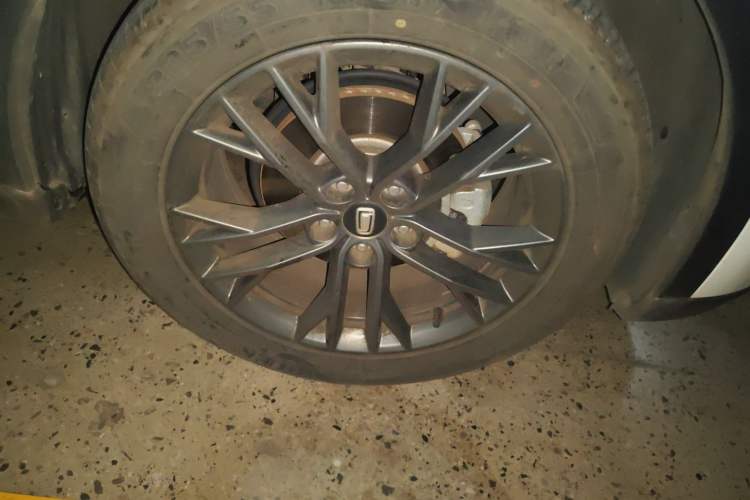 Used Bestune T55 2023 1.5T Automatic Leap Model Right Front Wheel Hub