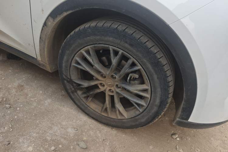 Used Bestune T55 2023 1.5T Automatic Leap Model Right Front Wheel Hub