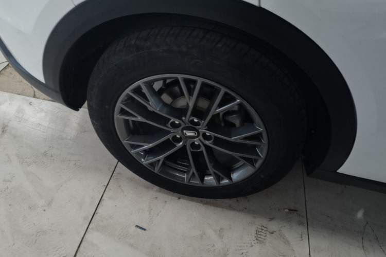 Used Bestune T55 2023 1.5T Automatic Leap Model Right Rear Wheel Hub