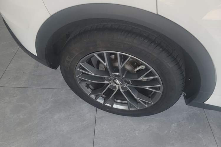 Used Bestune T55 2023 1.5T Automatic Leap Model Right Rear Wheel Hub