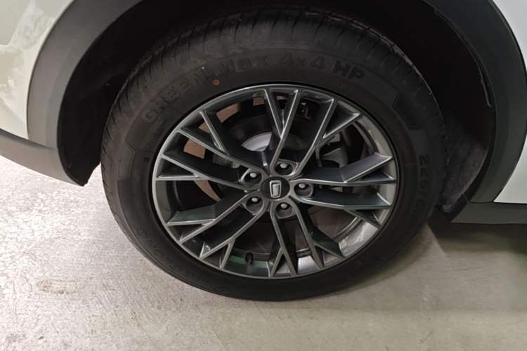 Used Bestune T55 2023 1.5T Automatic Leap Model Right Rear Wheel Hub