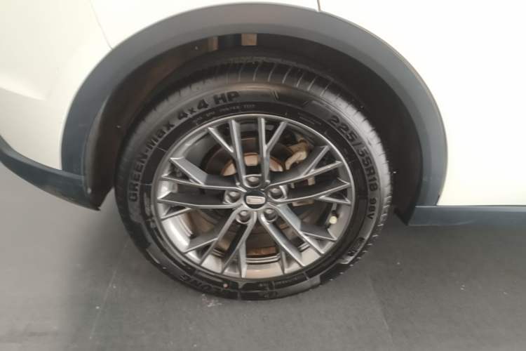Used Bestune T55 2023 1.5T Automatic Leap Model Right Rear Wheel Hub