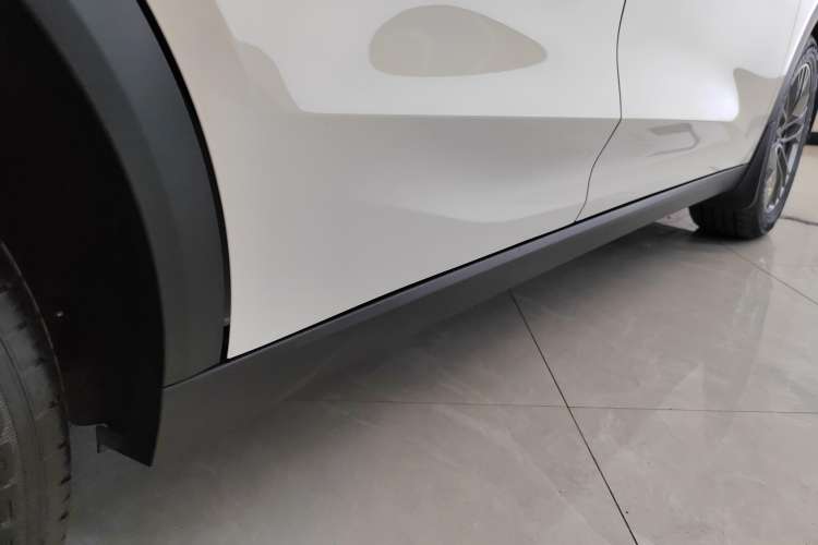 Used Bestune T55 2023 1.5T Automatic Leap Model Right Side Sill