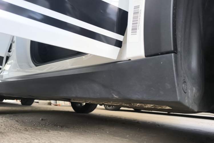 Used Bestune T55 2023 1.5T Automatic Leap Model Right Side Sill