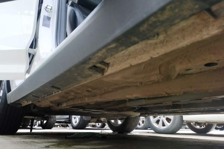 Used Bestune T55 2023 1.5T Automatic Leap Model Right Side Sill