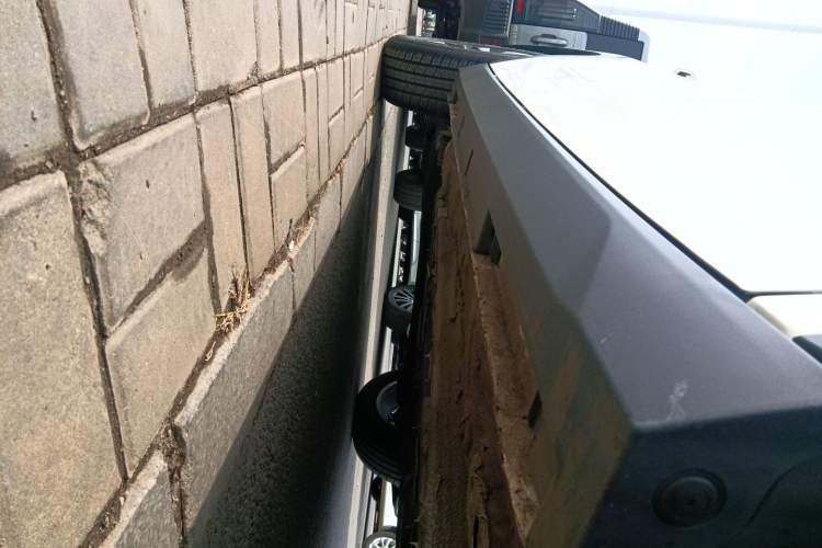 Used Bestune T55 2023 1.5T Automatic Leap Model Right Side Sill