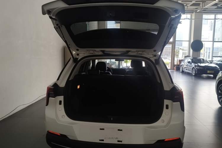 Used Bestune T55 2023 1.5T Automatic Leap Model Trunk