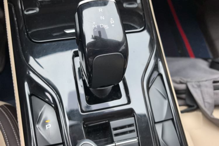 Used Bestune T77 2020 PRO 280 TID Automatic Luxury Model Gear Lever