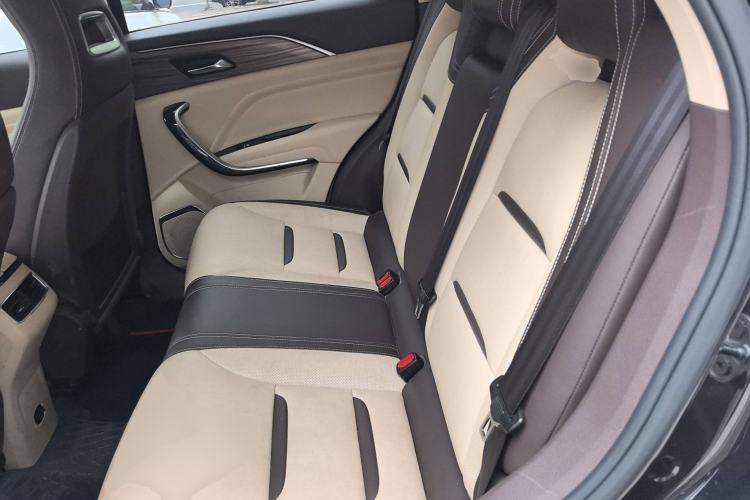 Used Bestune T77 2020 PRO 280 TID Automatic Luxury Model Interior 4