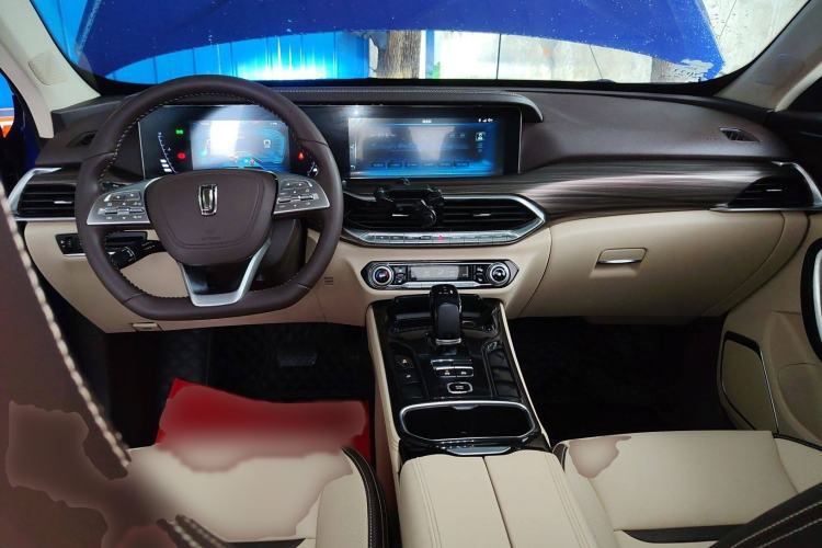 Used Bestune T77 2020 PRO 280 TID Automatic Luxury Model Interior 2