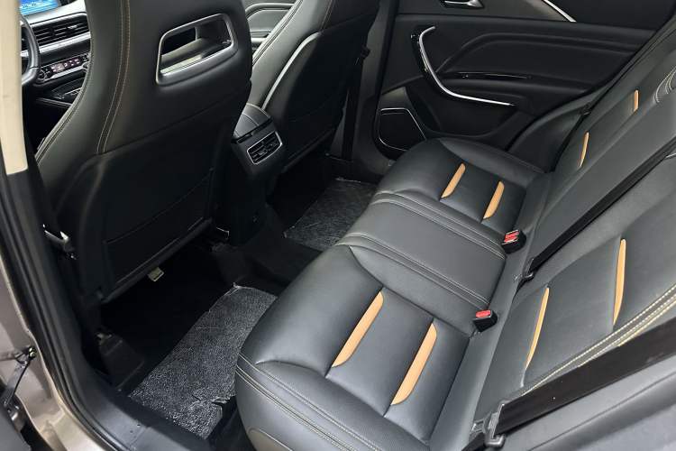 Used Bestune T77 2019 230 TID Automatic Prestige Version China V Emission Standard Interior 3
