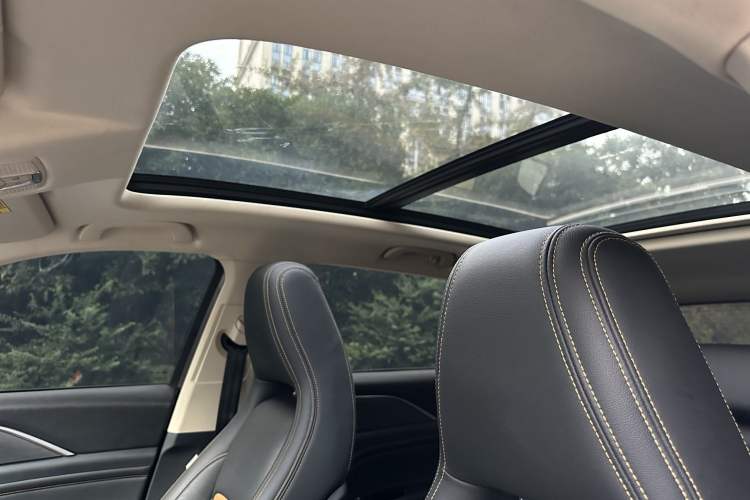 Used Bestune T77 2019 230 TID Automatic Prestige Version China V Emission Standard Interior 4