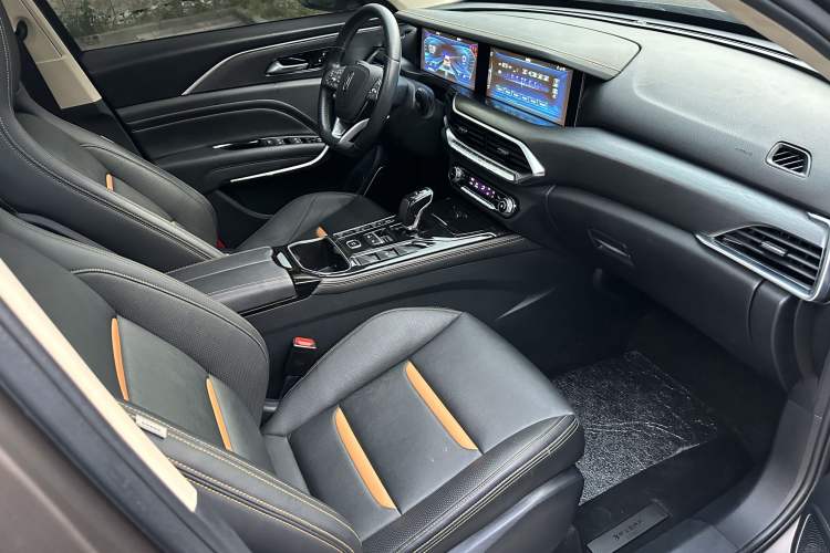 Used Bestune T77 2019 230 TID Automatic Prestige Version China V Emission Standard Interior 5
