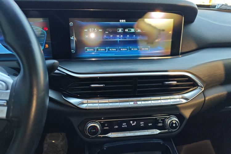 Used Bestune T77 2019 230 TID Automatic Prestige Version China V Emission Standard Audio And AC Panel
