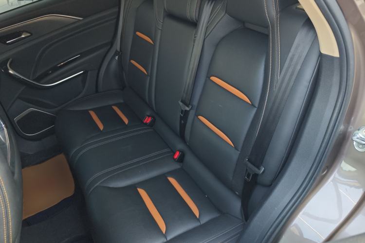 Used Bestune T77 2019 230 TID Automatic Prestige Version China V Emission Standard Interior 4