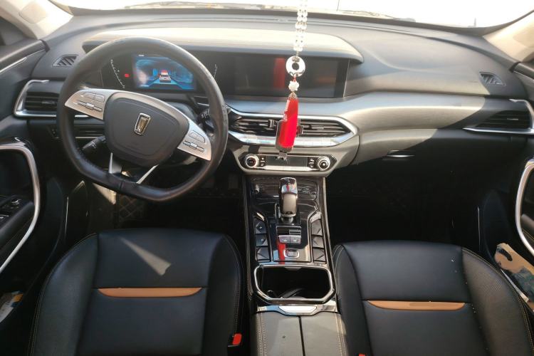 Used Bestune T77 2020 PRO 280 TID Automatic Luxury Model Center Console