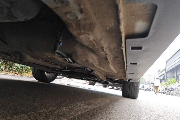 Used Bestune T77 2019 230 TID Automatic Luxury Version China VI Emission Standard Chassis Rear Right