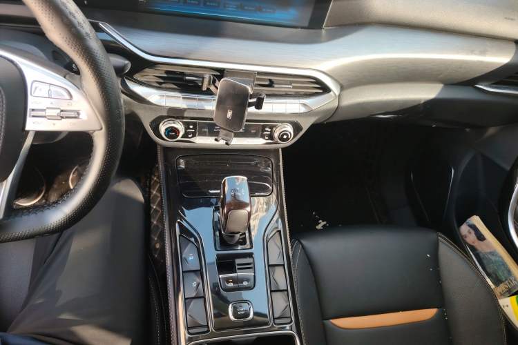 Used Bestune T77 2020 PRO 280 TID Automatic Luxury Model Gear Lever