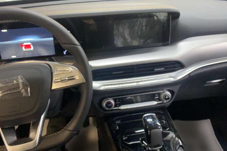 Used Bestune T77 2023 1.5T Automatic Luxury Model Interior 3