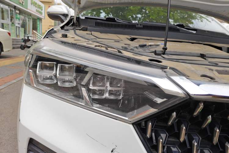 Used Bestune T77 2019 230 TID Automatic Luxury Version China VI Emission Standard Right Front Headlight