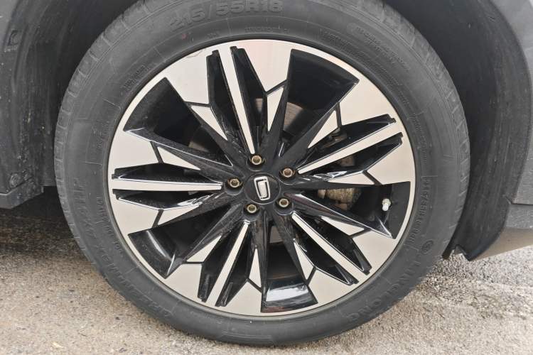Used Bestune T77 2019 230 TID Automatic Luxury Version China VI Emission Standard Right Front Wheel Hub