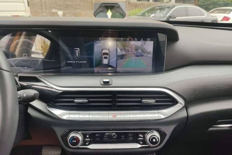 Used Bestune T77 2019 230 TID Automatic Prestige Version China VI Audio And AC Panel
