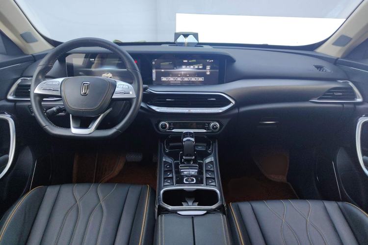 Used Bestune T77 2021 PRO 280 TID Automatic Prestige Model Center Console