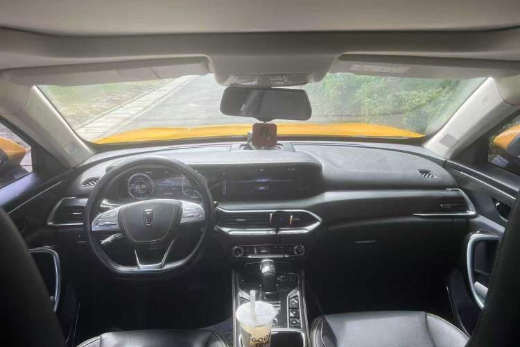 Used Bestune T77 2020 PRO 280 TID Automatic Prestige Model Interior 2
