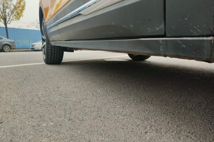 Used Bestune T77 2019 230 TID Automatic Prestige Version China VI Right Side Sill
