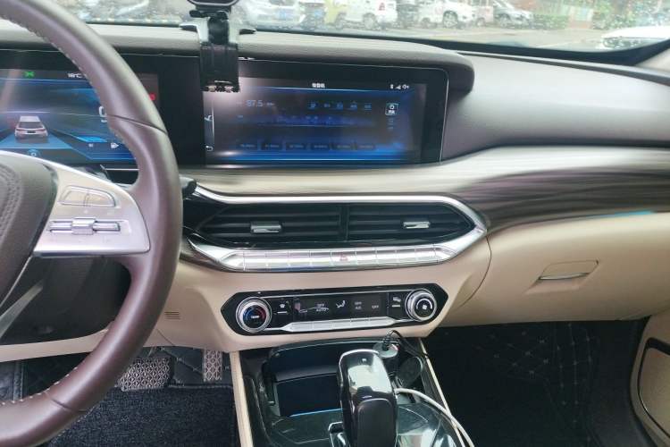 Used Bestune T77 2019 230 TID Automatic Prestige Version China VI Emission Standard Audio And AC Panel