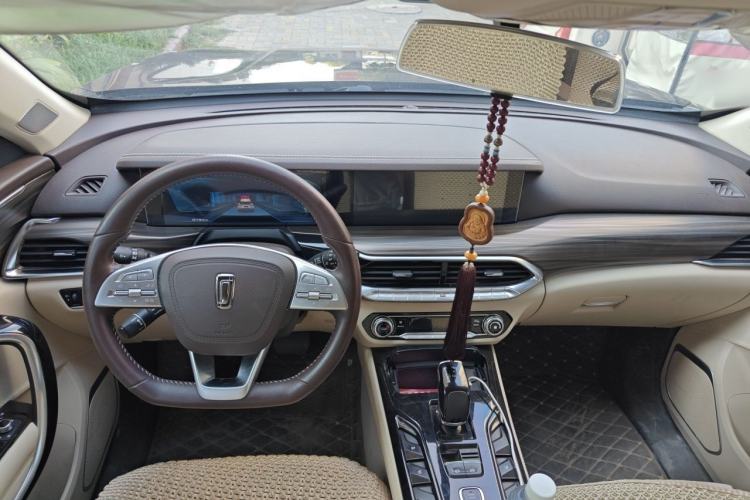 Used Bestune T77 2019 230 TID Automatic Prestige Version China V Emission Standard Center Console