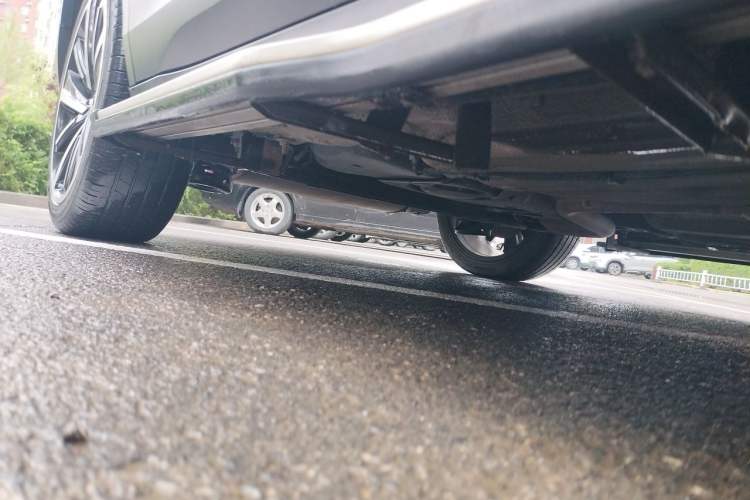 Used Bestune T77 2019 230 TID Automatic Prestige Version China VI Emission Standard Chassis Rear Right