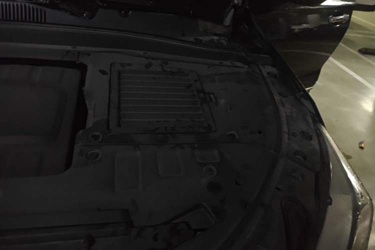 Used Bestune T77 2019 230 TID Automatic Prestige Version China V Emission Standard Engine Bay Left