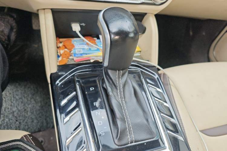Used Bestune T77 2019 230 TID Automatic Luxury Version National V Gear Lever