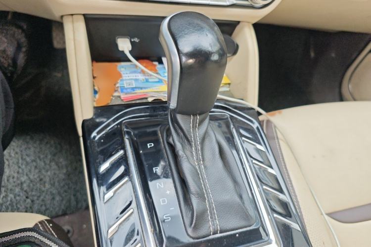 Used Bestune T77 2019 230 TID Automatic Luxury Version National V Gear Lever