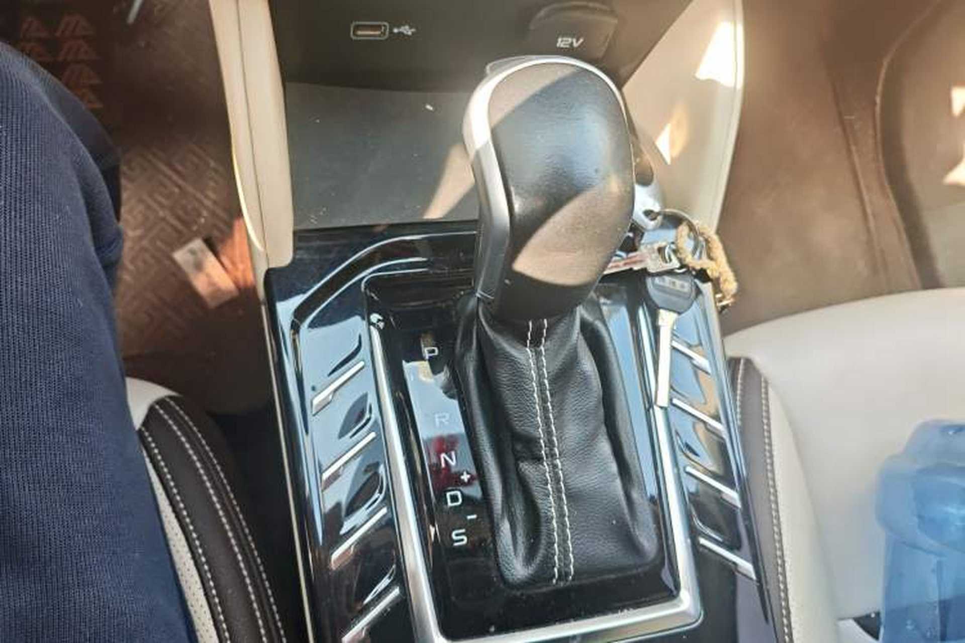 Used Bestune T77 2019 230 TID Automatic Luxury Version National V Gear Lever