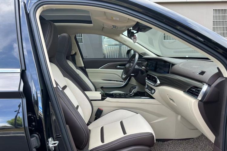 Used Bestune T77 2019 230 TID Automatic Prestige Version China V Emission Standard Interior 4