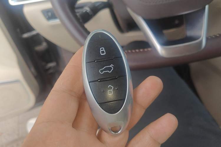 Used Bestune T77 2019 230 TID Automatic Prestige Version China VI Emission Standard Vehicle Key