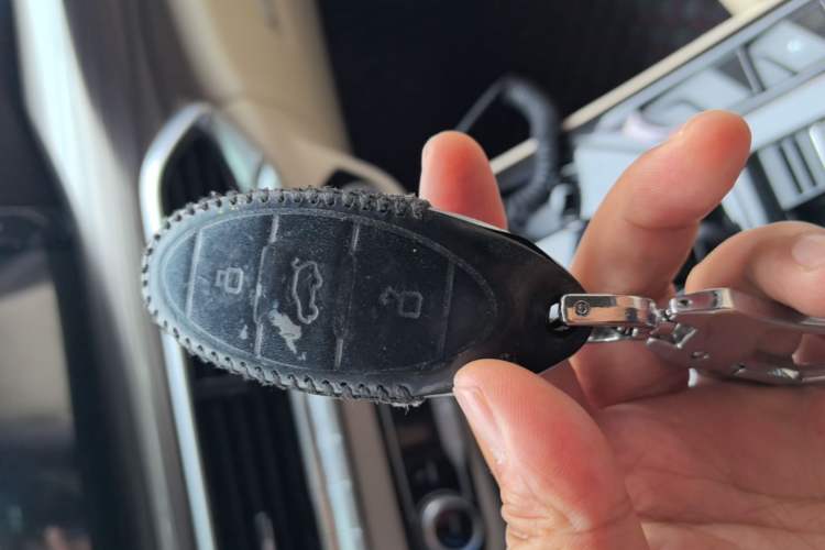 Used Bestune T77 2019 230 TID Automatic Prestige Version China VI Emission Standard Vehicle Key