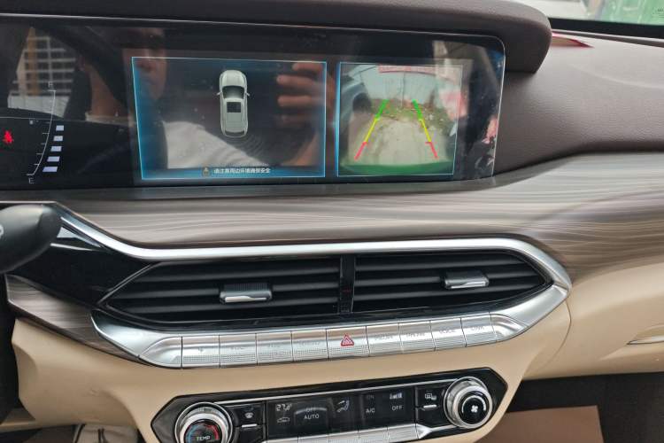 Used Bestune T77 2019 230 TID Automatic Luxury Version China VI Emission Standard Audio And AC Panel