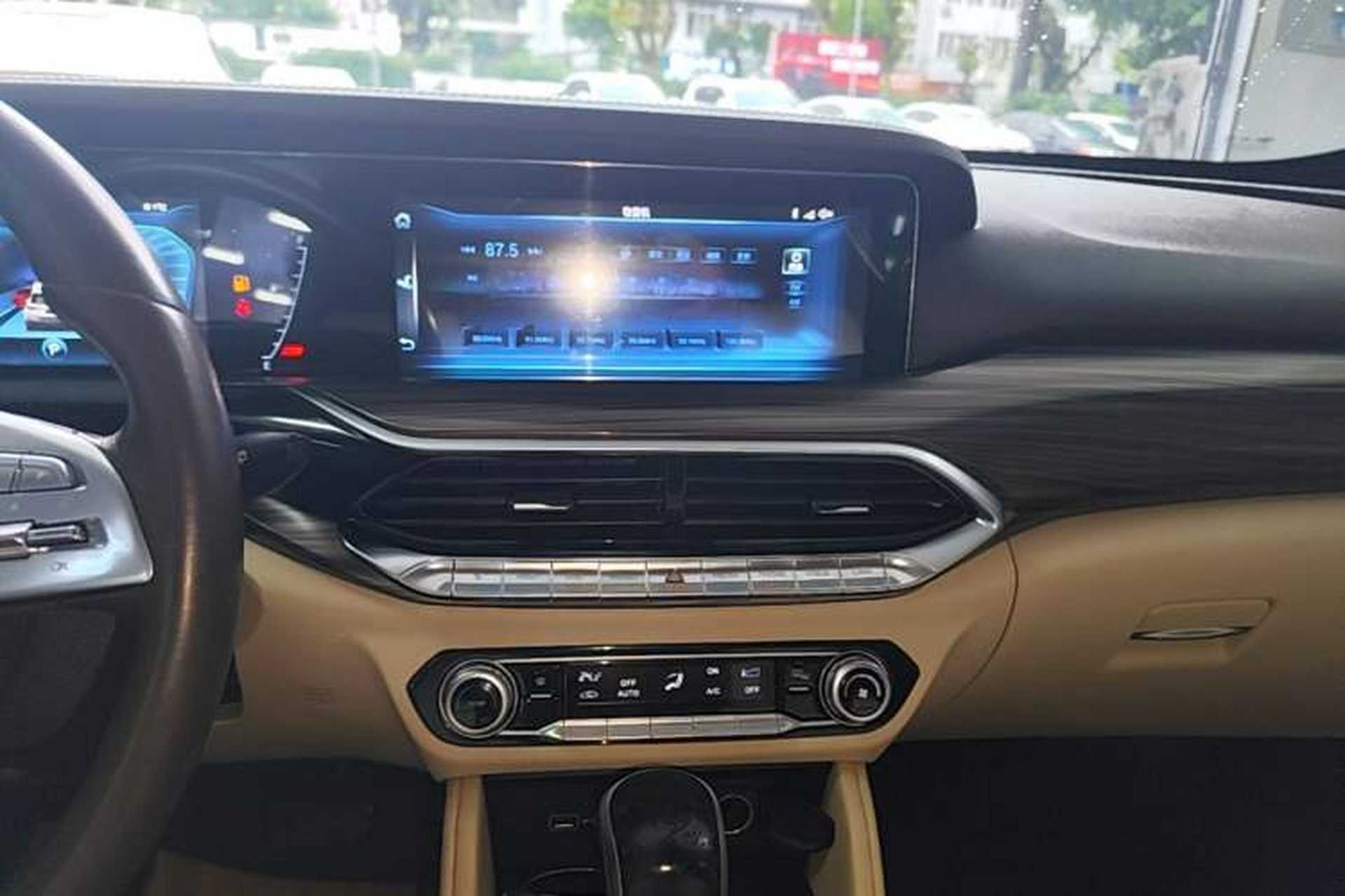 Used Bestune T77 2019 Facelift 230 TID Automatic Luxury Version China V Emission Standard Audio And AC Panel