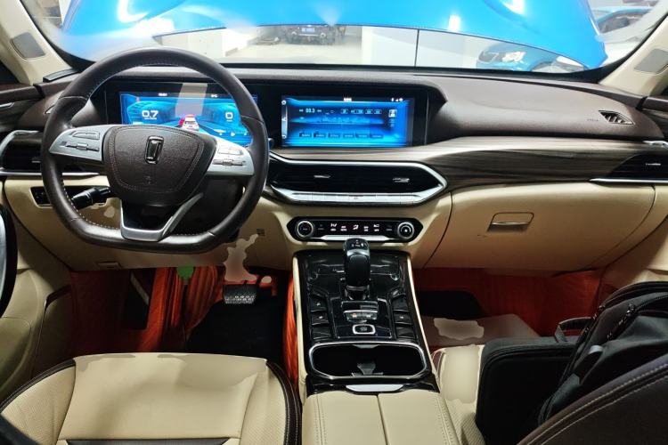 Used Bestune T77 2019 230 TID Automatic Prestige Version China VI Emission Standard Center Console