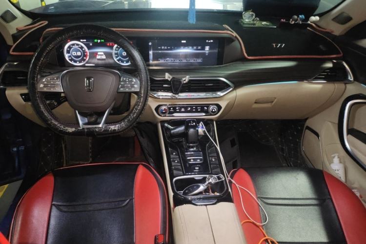 Used Bestune T77 2019 230 TID Automatic Prestige Version China VI Emission Standard Center Console