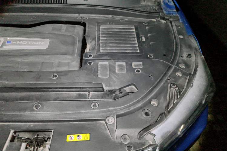 Used Bestune T77 2019 230 TID Automatic Luxury Version National V Engine Bay Left