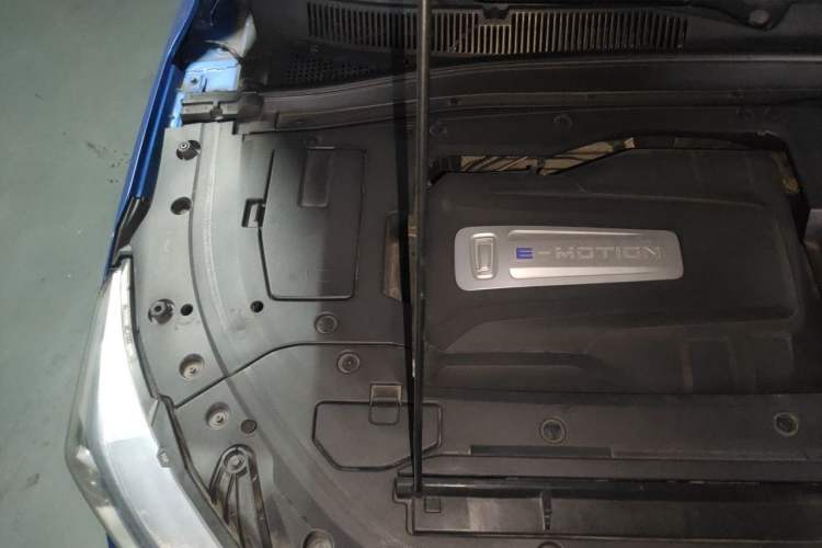 Used Bestune T77 2019 230 TID Automatic Prestige Version China VI Emission Standard Engine Bay Right