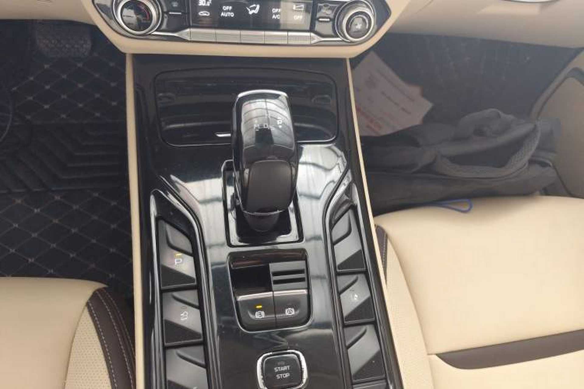 Used Bestune T77 2019 230 TID Automatic Prestige Version China VI Emission Standard Gear Lever