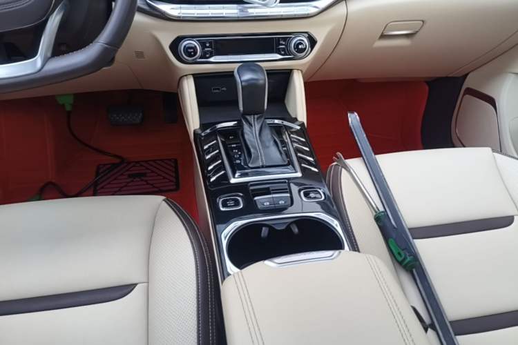 Used Bestune T77 2019 Facelift 230 TID Automatic Luxury Version China V Emission Standard Gear Lever