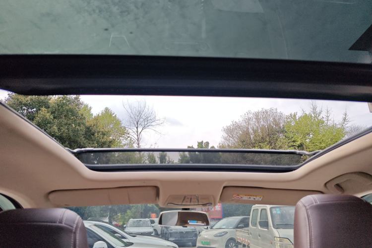 Used Bestune T77 2019 230 TID Automatic Luxury Version China VI Emission Standard Headliner