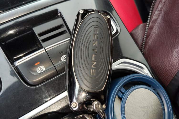Used Bestune T77 2019 230 TID Automatic Luxury Version China VI Emission Standard Interior 1