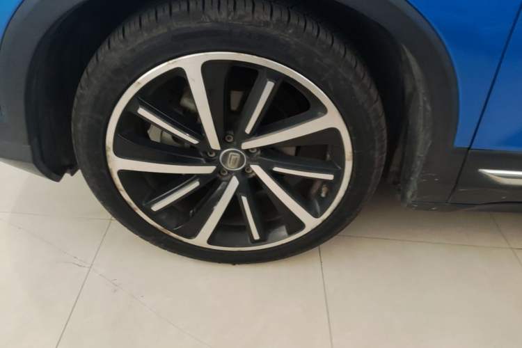 Used Bestune T77 2019 230 TID Automatic Prestige Version China V Left Front Wheel Hub